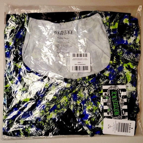 ❤️NWT VINTAGE TORRID TOP - BEETLEJUICE MANSION SUPER SOFT SHIRT TEE HALLOWEEN - Picture 4 of 11